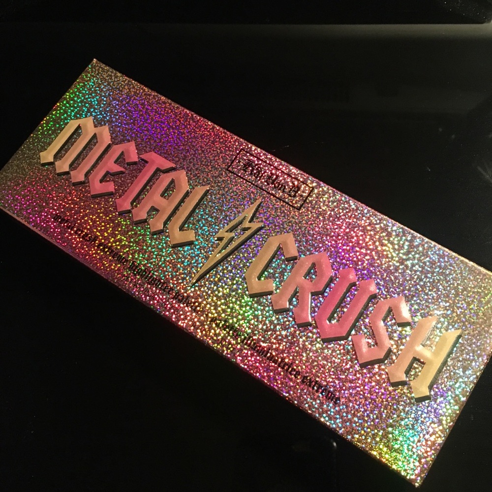 Kat Von D Metal Crush Extreme Highlighter Palette